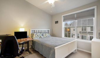 2765 Ashcombe Dr, Ann Arbor, MI 48105