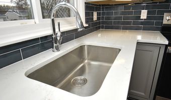 49 Delafield Dr, Albany, NY 12205