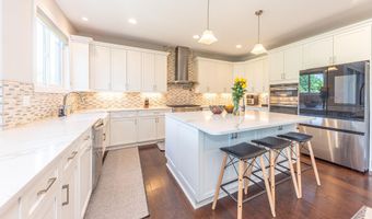 2376 Westbrooke Cir S, Ann Arbor, MI 48105