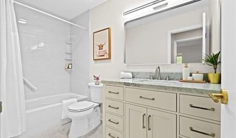 2208 Applewood Ct, Ann Arbor, MI 48103