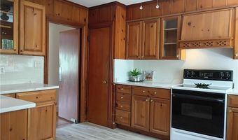 6 Old Pound Hill Rd, North Smithfield, RI 02896