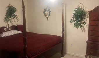 521 N Calhoun Shores Pkwy, Calhoun Falls, SC 29628
