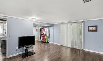 302 Westwinds Dr, Almont, MI 48003