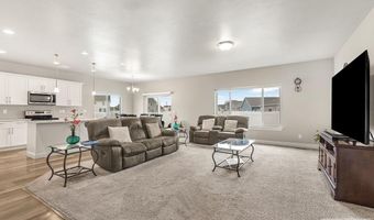 408 N Curlew Dr, Ammon, ID 83406