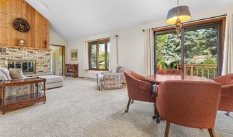 1334 W CLOVERDALE Dr, Appleton, WI 54914