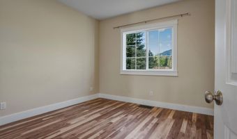 216 COLUMBINE St, Alpine, WY 83128