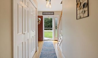 4 Dunnmoore Dr, Bow, NH 03304