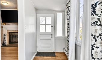 203 Farmington Ave, Cranston, RI 02920