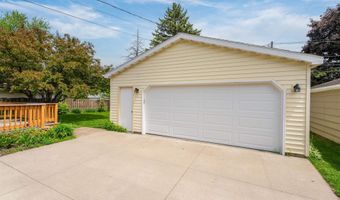 2406 S FOUNTAIN Ave, Appleton, WI 54915