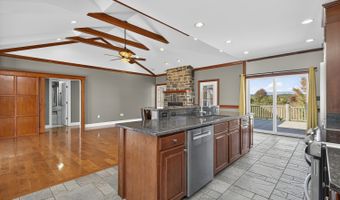 625 NW Locust St, Abingdon, VA 24210