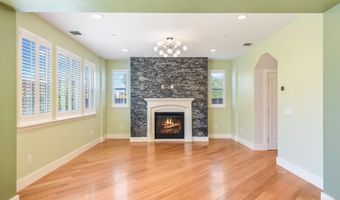 2580 Peterson Creek Dr, Santa Rosa, CA 95403