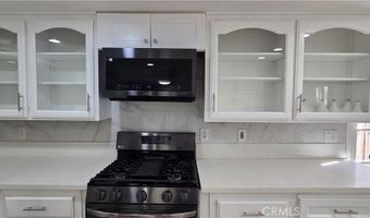 30658 Lakefront Dr, Agoura Hills, CA 91301