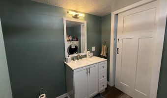 57 61 Dewey St, Arnolds Park, IA 51331