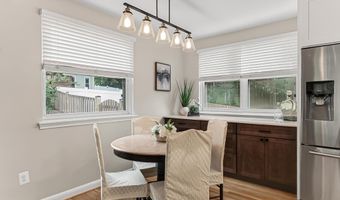 6927 FERN Ln, Annandale, VA 22003