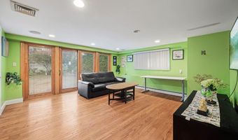 35 Hilldale Rd, Albertson, NY 11507