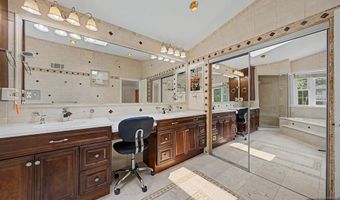 92 Blauvelt Ave, Bergenfield, NJ 07621