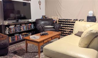 4 Spinnaker Dr, East Providence, RI 02915