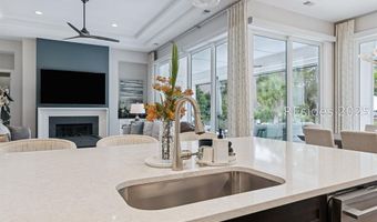 7 Spring Hill Ct, Bluffton, SC 29910