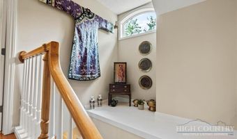 187 Cinnamon Fern Ln, Banner Elk, NC 28604