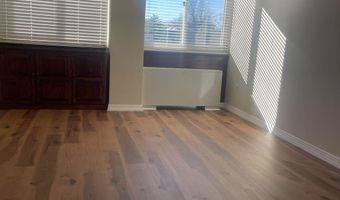 4520 KING St 706, Alexandria, VA 22302