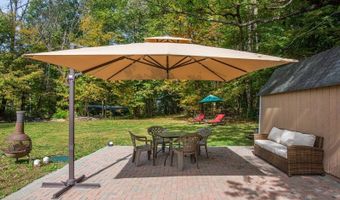 25 Lake Pochung Rd, Alloway, NJ 07461