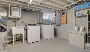 499 Seven Mile Rd, Cranston, RI 02831
