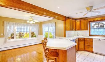 98 Iroquois Rd, Cumberland, RI 02864