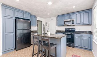 46 Stone Gate Dr, North Kingstown, RI 02852