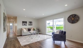 6738 Dennison St, San Diego, CA 92122