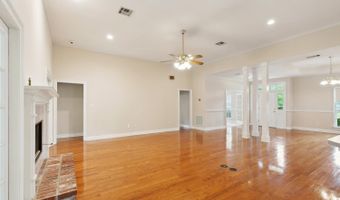 186 Sarah Victoria Dr, Belle Chasse, LA 70037
