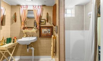 9869 Melbourne Ave, Allen Park, MI 48101