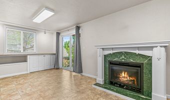 380 Hemlock Ln, Ashland, OR 97520