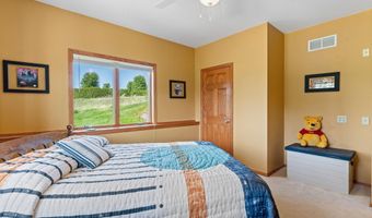 1413 27th St NW, Austin, MN 55912