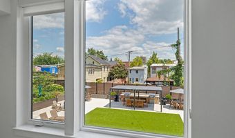 701 N HENRY St 213, Alexandria, VA 22314