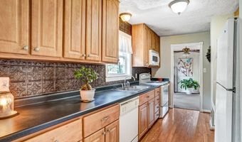 6013 SHAFFER Dr, Alexandria, VA 22310