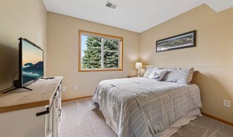 1006 24th Ave NW, Austin, MN 55912