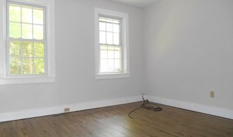 23 Trafalgar Sq 23, Barre, MA 01005