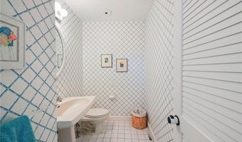 275 Boston Neck Rd, Narragansett, RI 02882
