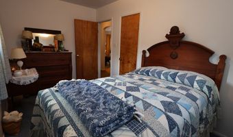 8075 Loop Rd, Alexandria, PA 16611