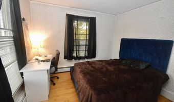 744 Hammond St, Bangor, ME 04401