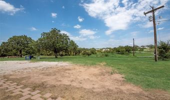 365 County Road 1180, Alvord, TX 76225