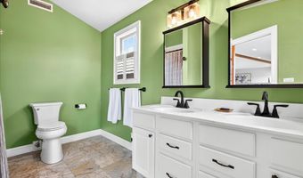 284 Shore Dr, Branford, CT 06405