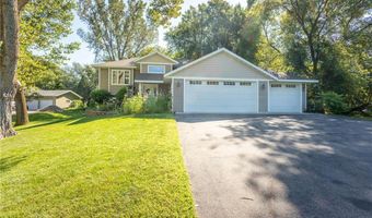 305 E Lake Geneva Rd NE, Alexandria, MN 56308