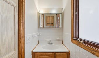 1823 Gramsie Rd, Arden Hills, MN 55112