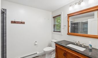 67 E West Ln, Belgrade, ME 04917
