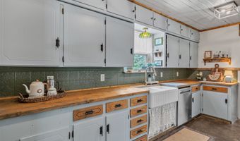 212 Circle Dr, Alvarado, TX 76009