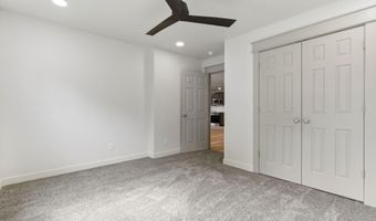 915 S Hudson Ave, Aurora, MO 65605