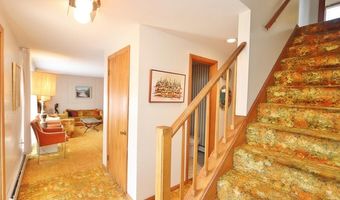 16 Hempstead Ave, Bangor, ME 04401