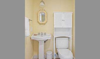 20 Lincoln St, Jamestown, RI 02835