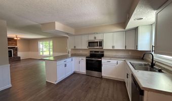 1203 S Van Buren St, Auburn, IN 46706